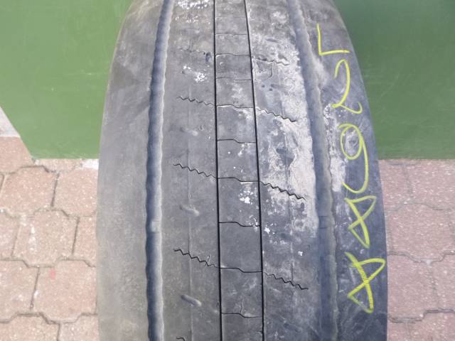 Opona używana 315/70R22,5 Bridgestone R-STEER 002