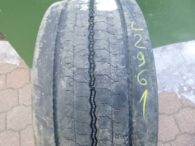 Opona używana 385/55R22,5 Bridgestone R-STEER 002