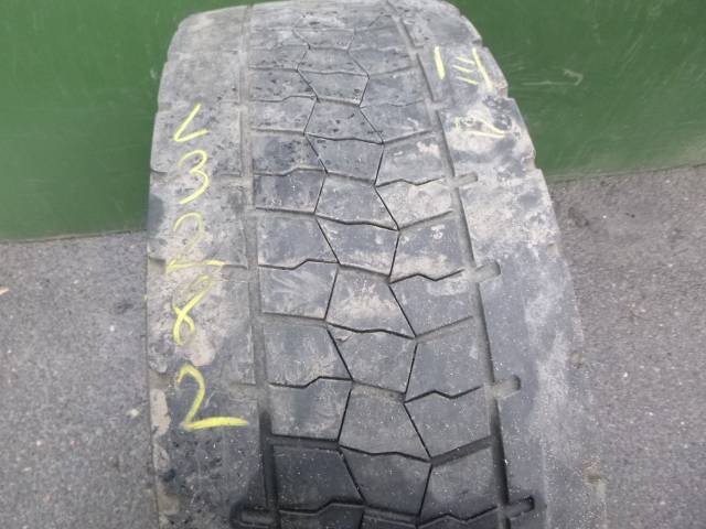 Opona używana 315/70R22,5 Firestone FD624