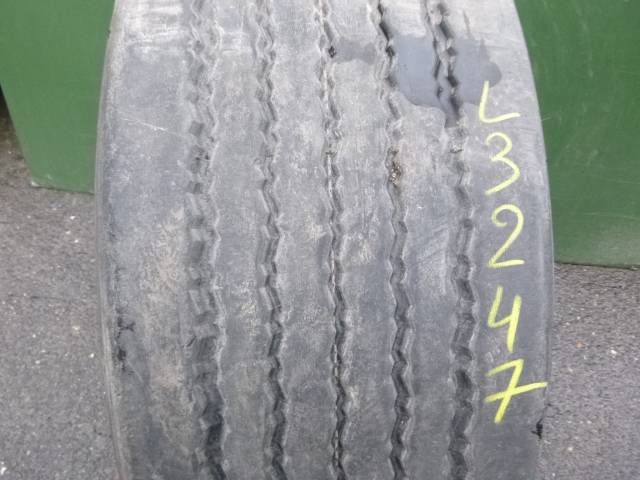 Opona używana 385/65R22,5 Bridgestone R179+