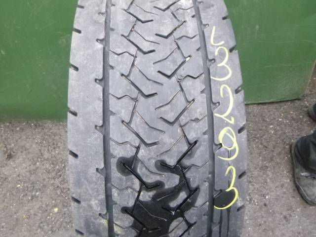 Opona używana 295/60R22,5 Goodyear KMAX D A