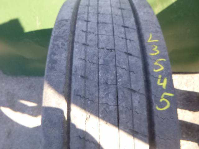 Opona używana 295/80R22,5 Bridgestone R-STEER 002