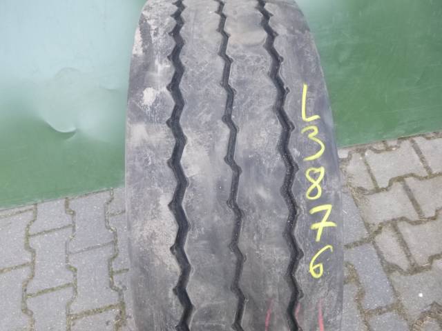 Opona używana 235/75R17,5 Pirelli ST01