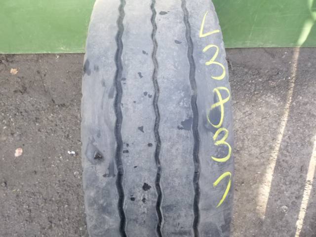 Opona używana 235/75R17,5 Bridgestone R-TRAILER 001
