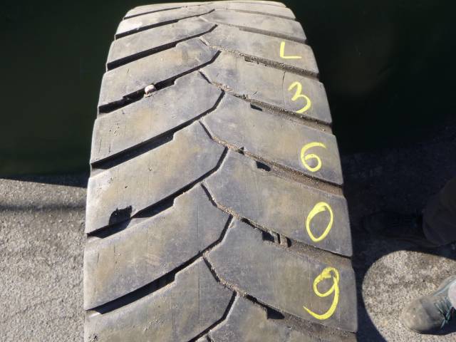 Opona używana 315/80R22,5 Goodyear BRIDGESTOME M-DRIVE 001