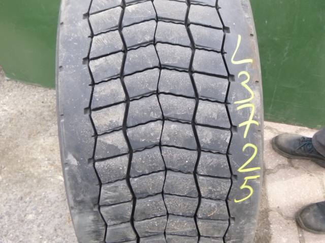 Opona używana 295/60R22,5 Continental BIEŻNIKOWANA