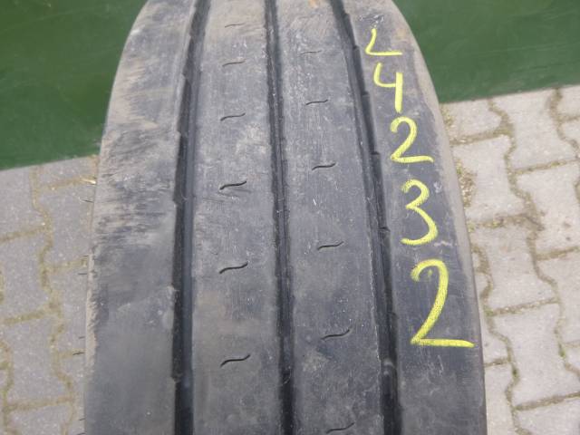 Opona używana 235/75R17,5 Dunlop SP246
