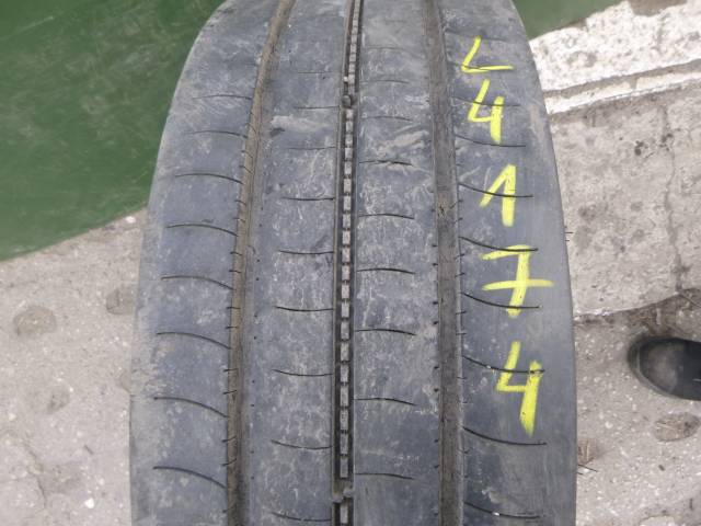 Opona używana 245/70R17,5 Bridgestone R-STEER 002