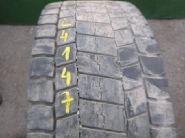 Opona używana 305/70R19,5 Bridgestone M729