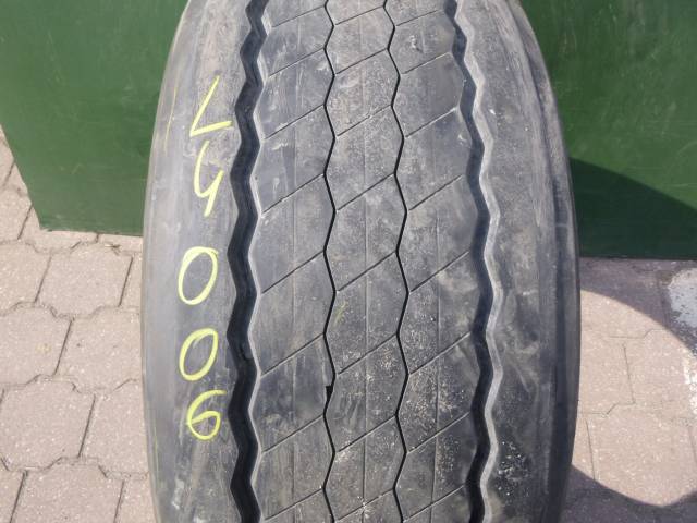 Opona używana 385/55R22,5 Bridgestone R-TRAILER 002