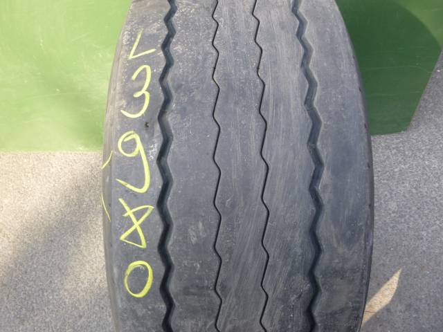 Opona używana 385/55R22,5 Pirelli ST01