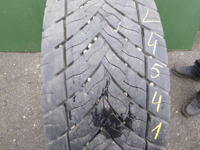 Opona używana 315/60R22,5 Goodyear KMAX D