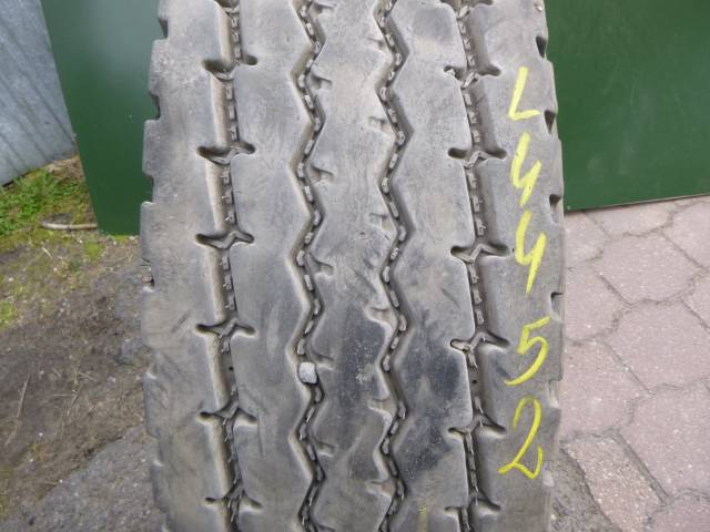 Opona używana 315/80R22,5 Pirelli FG01