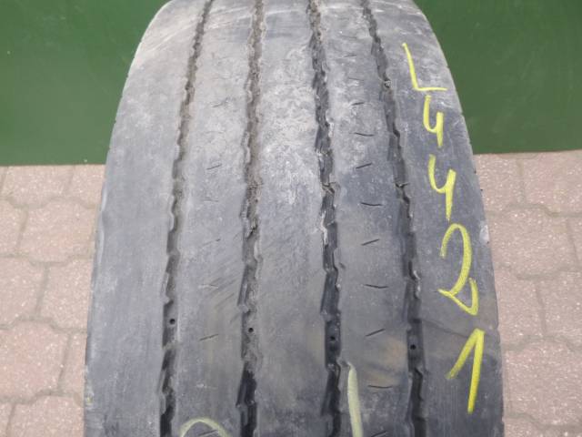 Opona używana 315/70R22,5 Pirelli FR01