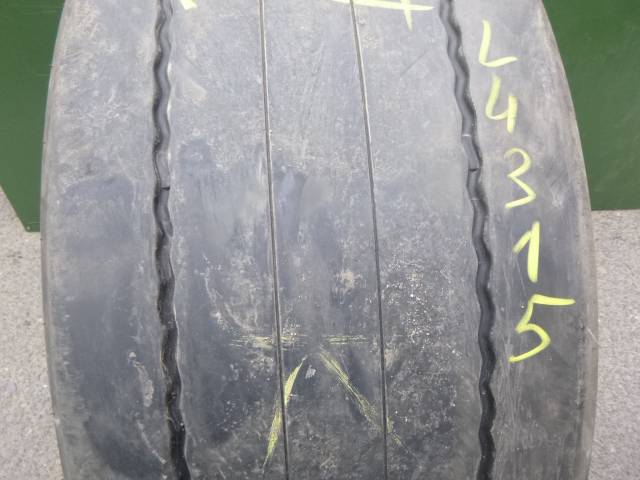 Opona używana 385/55R22,5 Kumho KLT23