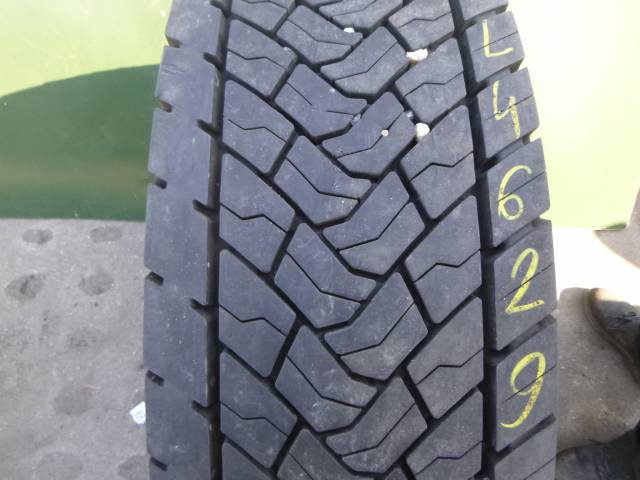 Opona używana 295/80R22,5 Goodyear KMAX D GEN-2