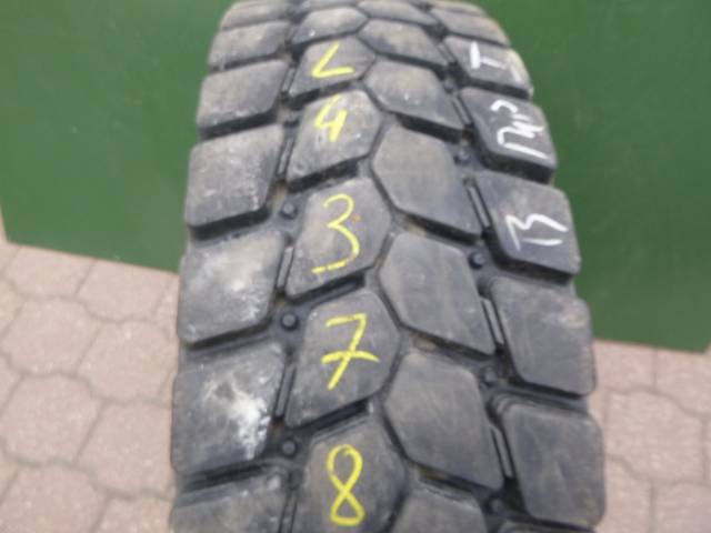 Opona używana 315/80R22,5 Pirelli TG01
