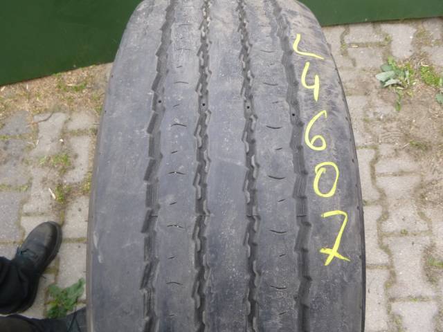 Opona używana 285/70R19,5 Pirelli FR01