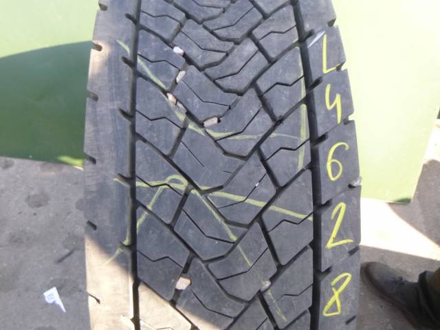 Opona używana 295/80R22,5 Goodyear KMAX D GEN-2