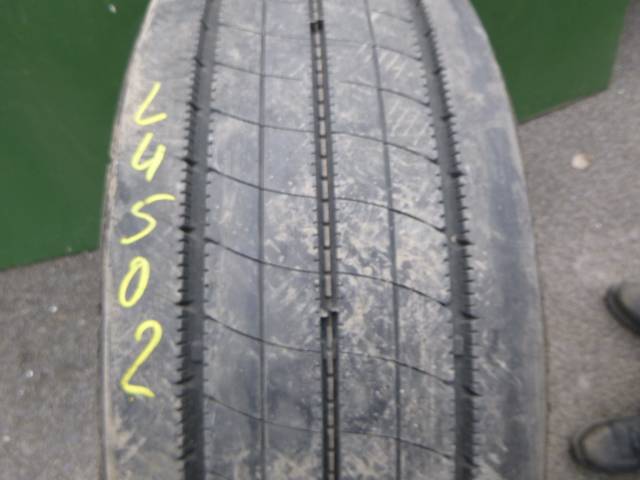 Opona używana 315/60R22,5 Bridgestone R-STEER 002