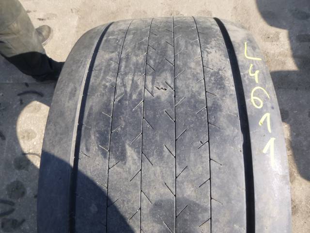 Opona używana 435/50R19,5 Goodyear KMAX T