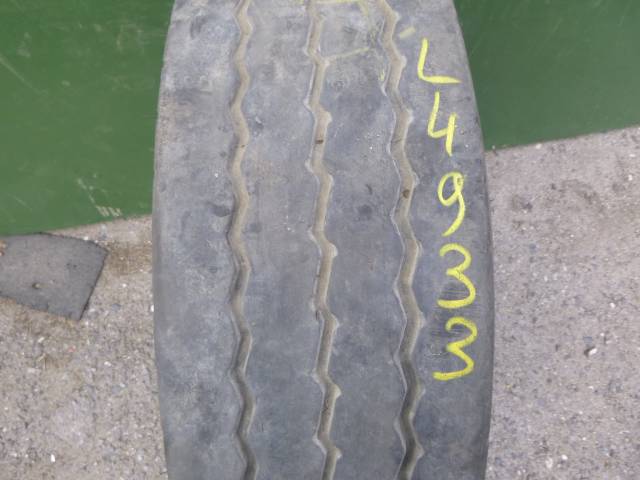 Opona używana 205/65R17,5 Pirelli ST01