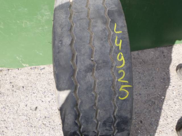 Opona używana 205/65R17,5 Pirelli ST01