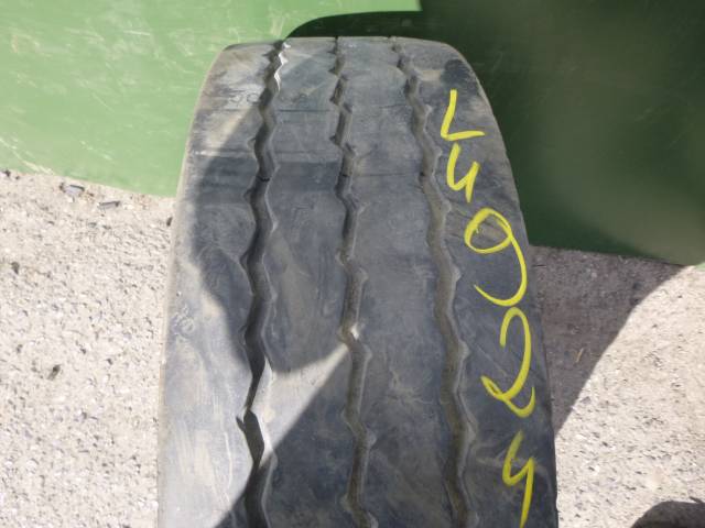 Opona używana 205/65R17,5 Pirelli ST01