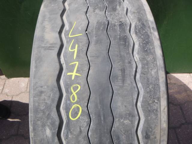 Opona używana 385/65R22,5 Bridgestone R-TRAILER 002