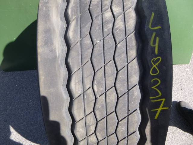 Opona używana 385/65R22,5 Bridgestone R-TRAILER 002