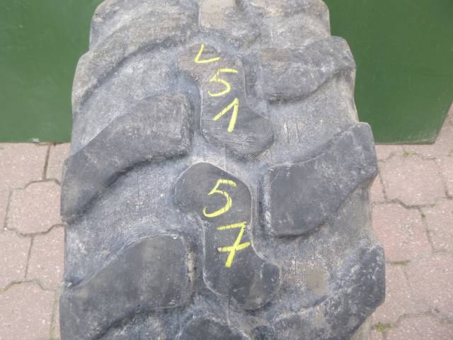 Opona używana 365/70R18 Dunlop SP T9