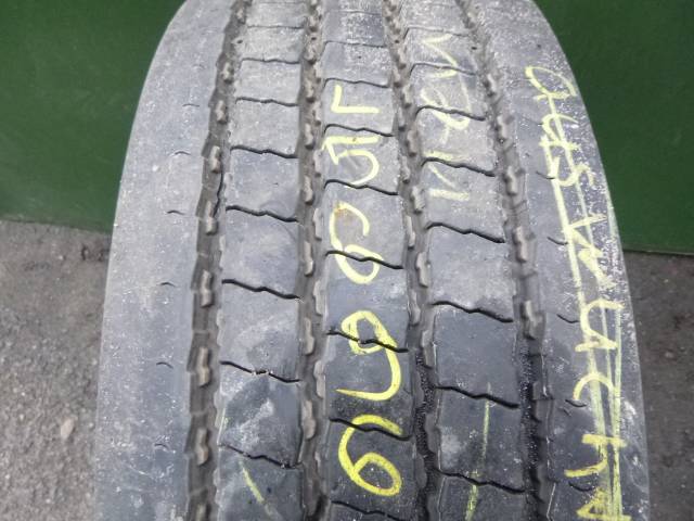 Opona używana 265/70R17,5 Pirelli R02 PRO FUEL STEER