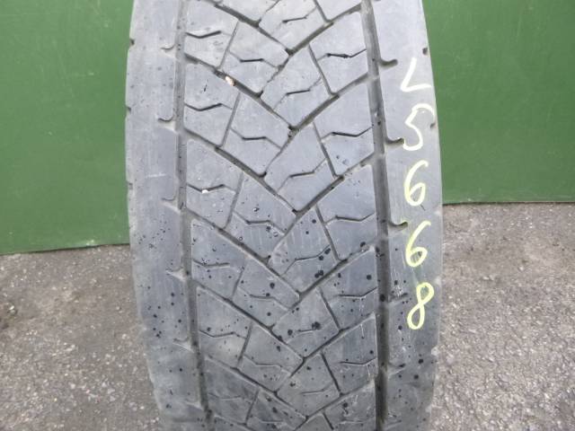 Opona używana 285/70R19,5 Goodyear KMAX D