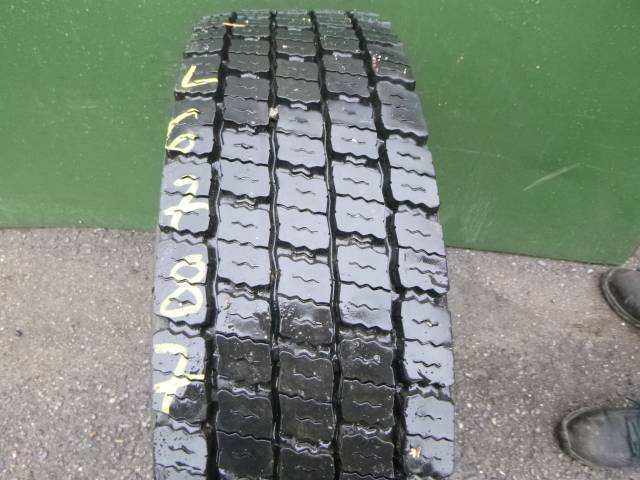 Opona używana 215/75R17,5 Michelin BIEŻNIKOWANA