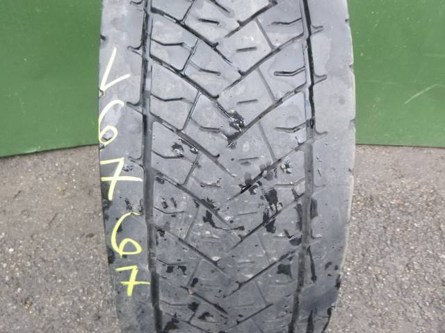 Opona używana 285/70R19,5 Goodyear KMAX D