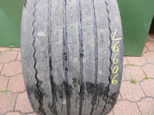 Opona używana 445/45R19,5 LEAO T820