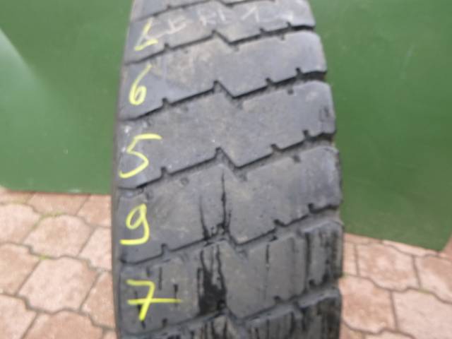 Opona używana 315/80R22,5 Continental HDC1