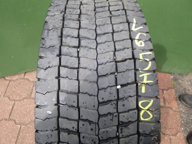 Opona używana 315/70R22,5 Pirelli TR01