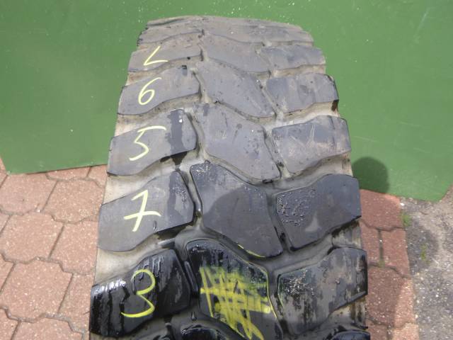 Opona używana 315/80R22,5 Firestone FD833