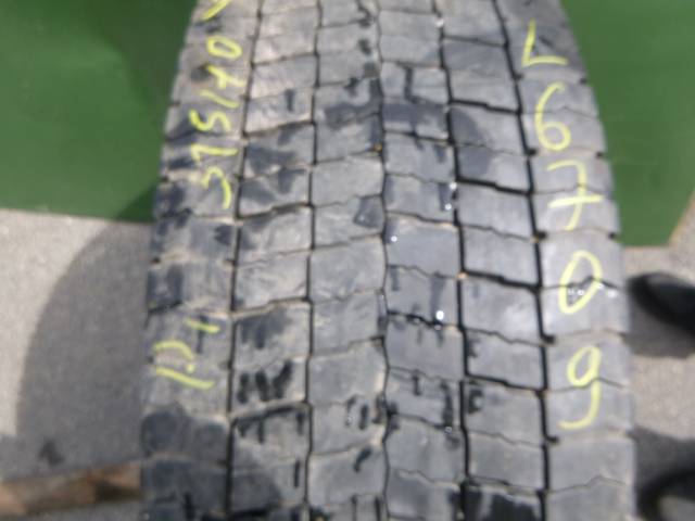 Opona używana 315/70R22,5 Pirelli TR01