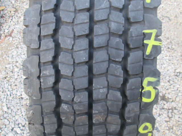 Opona używana 10R22.5 Bridgestone W 980