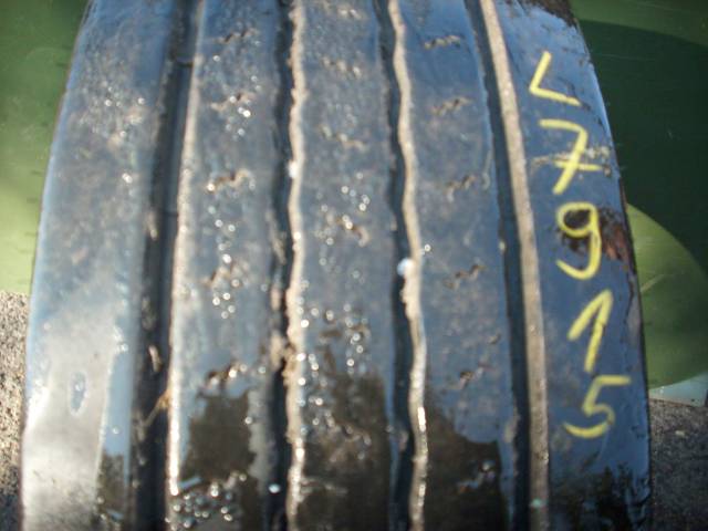 Opona używana 315/70R22,5 Uniroyal FH40