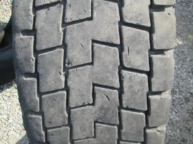 Opona używana 315/80R22.5 Michelin XDE2