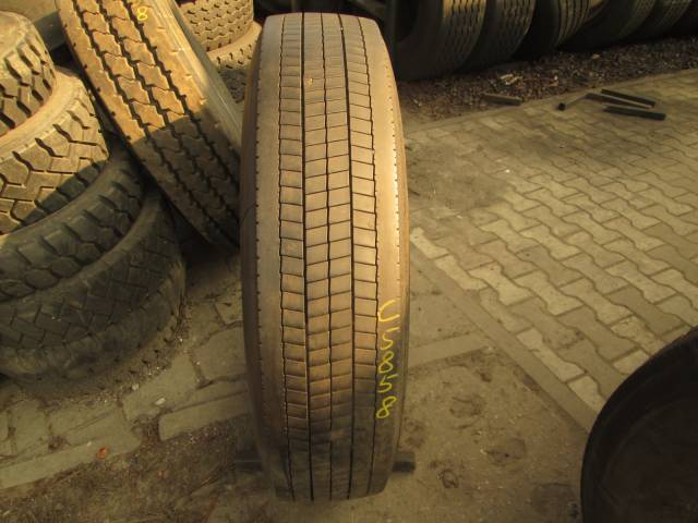 Opona używana 11R22.5 Pirelli BIEZNIKOWANA