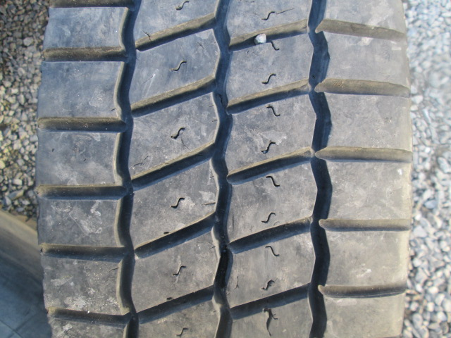 Opona używana 235/75R17.5 Michelin BIEŻNIKOWANA