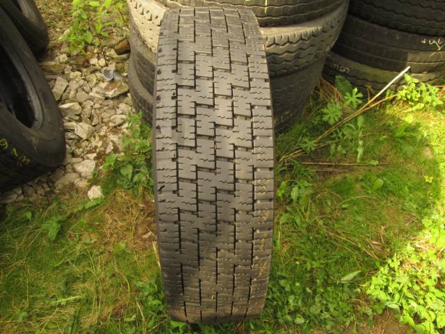 Opona używana 275/70R22.5 Continental BIEZNIKOWANA