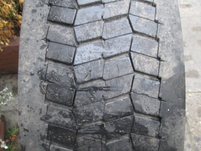 Opona używana 295/80R22.5 Pirelli HDL Eco Plus