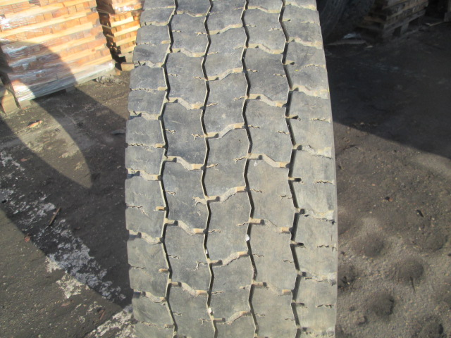 Opona używana 315/80R22.5 Bridgestone XDW