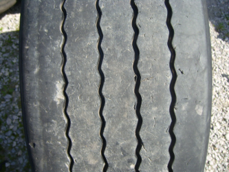 Opona używana 385/65R22.5 Bridgestone BIEŻNIKOWANA