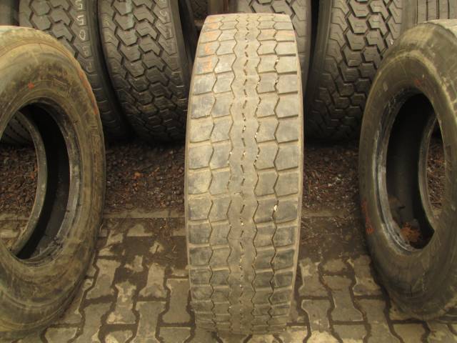 Opona używana 315/80R22.5 Bridgestone BIEZNIKOWANA